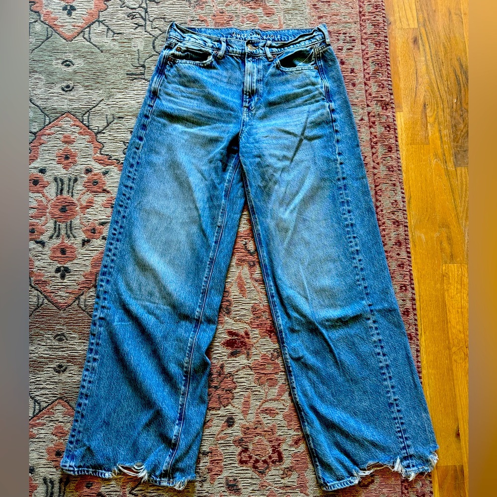 American Eagle high waisted wide legged jeans